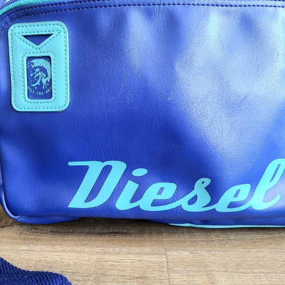 Diesel unisex blue travel bag. - Picture 3 of 9